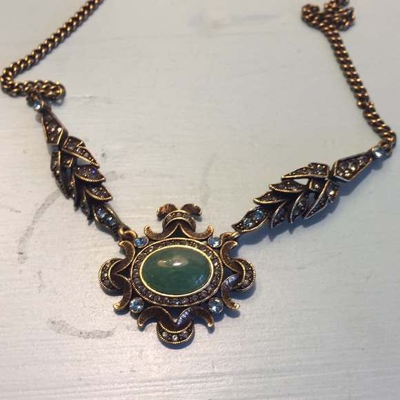 Jewelmint Jade Victorian Necklace- New! - Picture 2 of 4